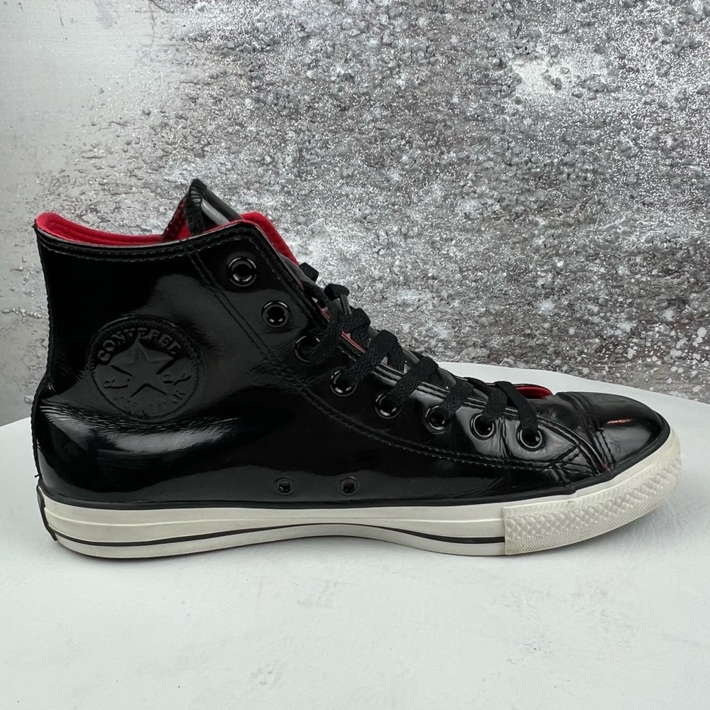 532 Black and Red High-Top Shoes men’s 9
